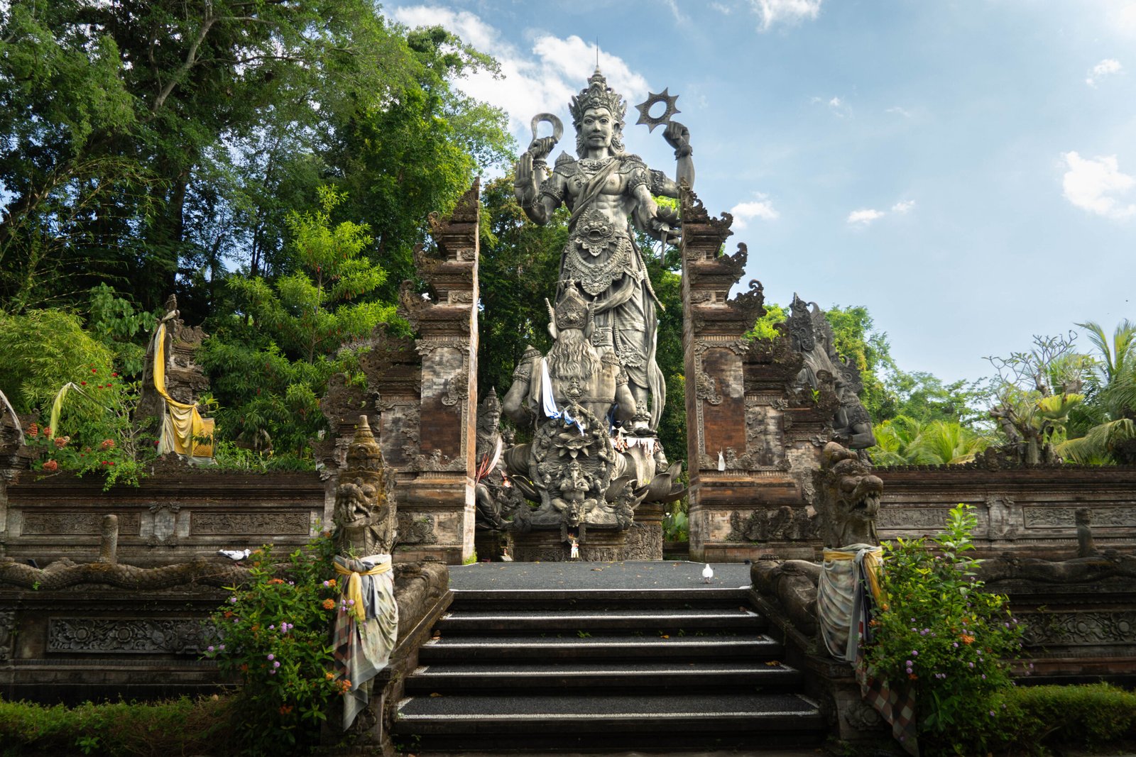 Tradycyjna balijska brama na Bali, Indonezja