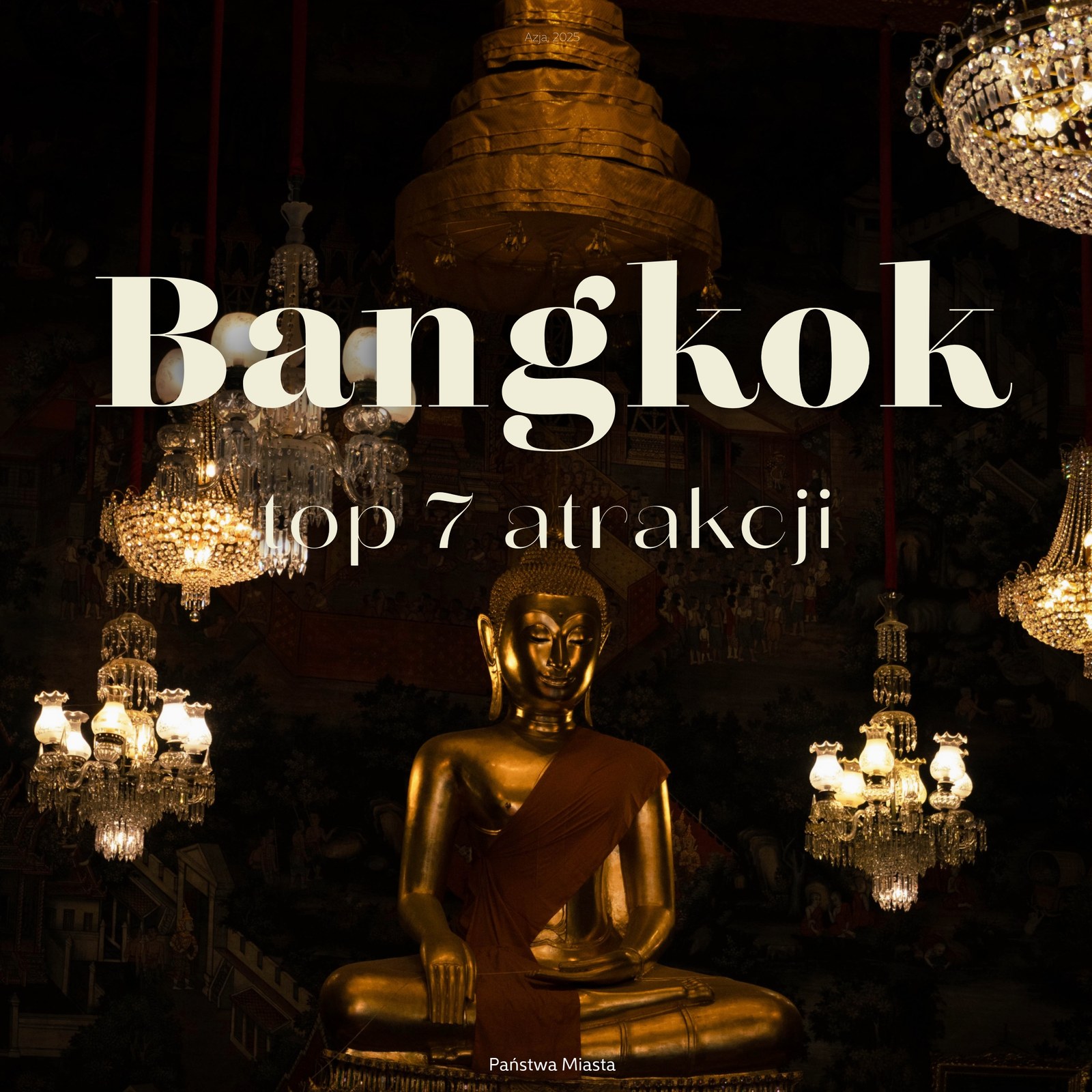 Posąg złotego Buddy na tle ciemnych malowideł w świątyni świtu WAT ARUN w Bangkoku.