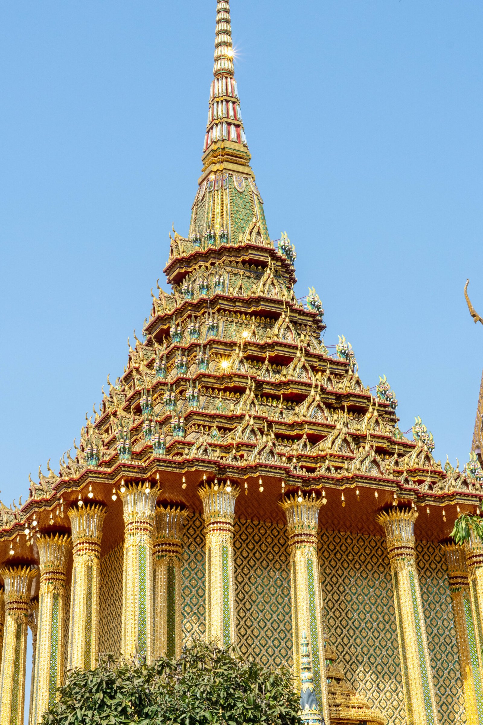 Phra Mondop – złoty pawilon pełniący funkcję świątynnej biblioteki w Wielkim Pałacu Królewskim w Bangkoku, Tajlandia, jeden z najważniejszych obiektów kompleksu pałacowego.